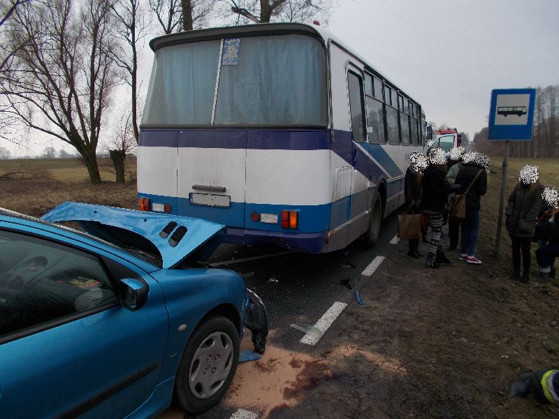 Trzy samochody zderzyły się w Patrzykowie